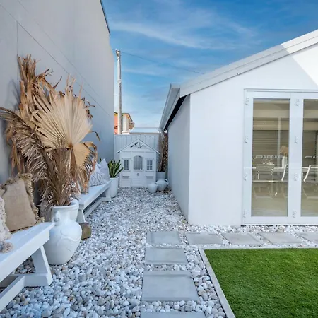 Luxury Urban Oasis-2